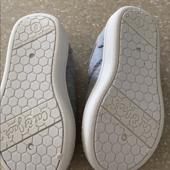 Toddler girl sneakers size 6 never been worn - Picture 3 of 3